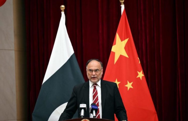 Ahsan Iqbal, Jiang Ziadong honor CPEC team for achievements