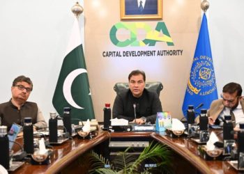 CDA chairman pushes for swift action on Islamabad’s solid waste management project