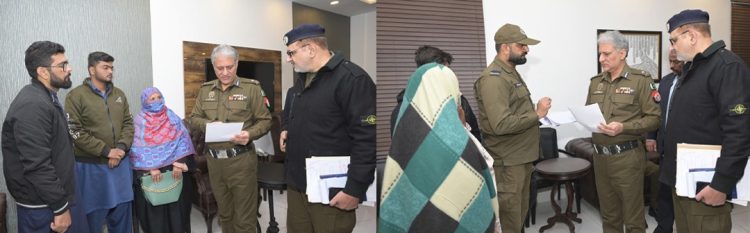Central Police Office: IG Punjab Dr. Usman Anwar met with Police Employees and Their Families