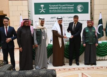 Saudi Arabia gifts 100 tons of dates to Pakistan as friendship gesture