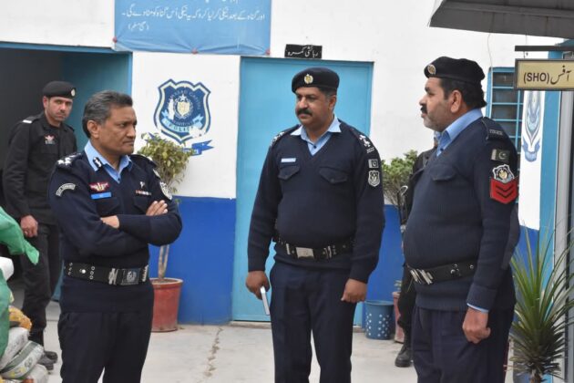 DIG Islamabad conducts surprise visit to PS Lohi Bher