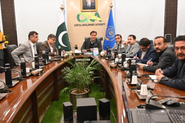 CDA chairman directs introducing ‘mobile App’ for feeder buses