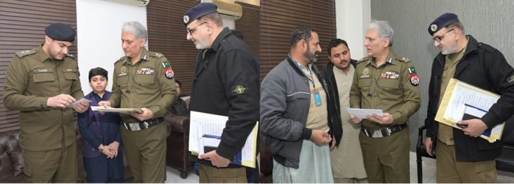 Central Police Office: IG Punjab Dr. Usman Anwar met with Police Employees and Their Families.