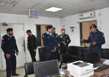 SSP Shoaib conducts surprise visit to PS Sabzi Mandi