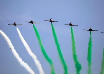 Spectacular flypast by PAF at opening match of ICC Champions Trophy