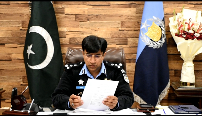 DIG Tariq holds Khulli Katcheri to address public grievances