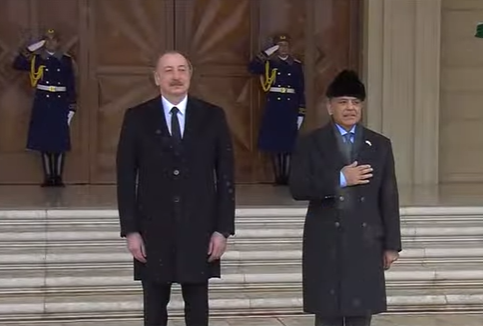 PM Shehbaz given a guard of honour at Azerbaijan presidential palace