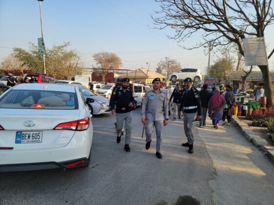 ITP cracks down on illegal parking in H-9 bazaar