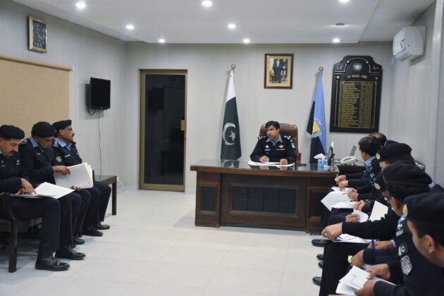 DIG Tariq orders action against criminal gangs, land mafia, drug peddlers