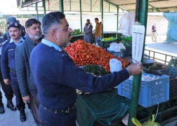 IGP inspects security, traffic arrangements at Ramadan sasta bazaars