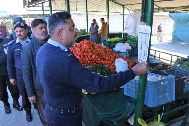 IGP inspects security, traffic arrangements at Ramadan sasta bazaars