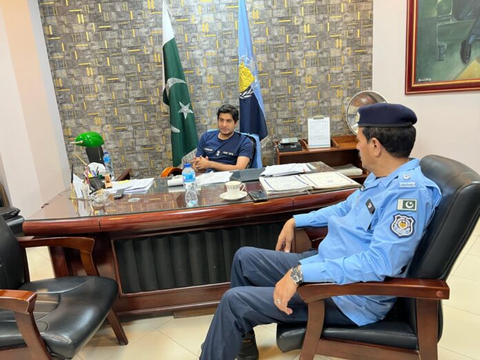 SSP Shoaib  chairs key meeting to tackle street crime, vehicle theft