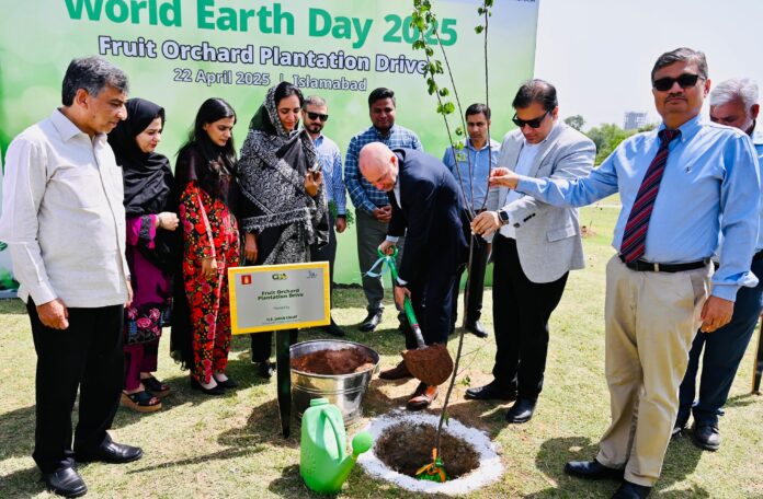 Earth Day 2025: Islamabad launches fruit orchard plantation drive