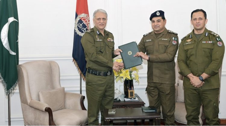 IGP Punjab met DSP Imran Abbas Chadhar serving in Gujranwala
