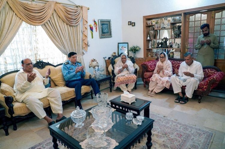 Air chief visits residence of martyred Squadron Leader Usman Yousaf for condolence
