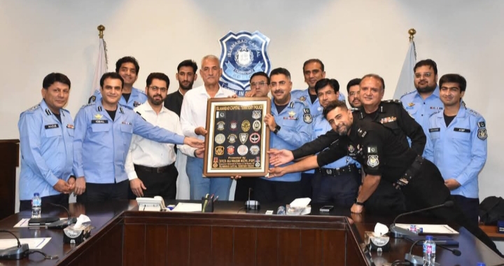 A dignified ceremony was held on the retirement of SP Rukhsar Mehdi