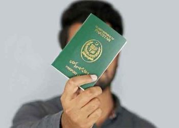 Over 727,000 Pakistanis went abroad for employment in one year; Saudi Arabia top destination