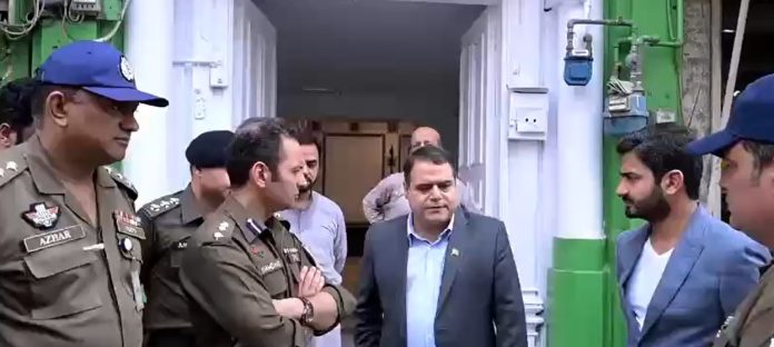 Commissioner visits Imambargahs, review security arrangement