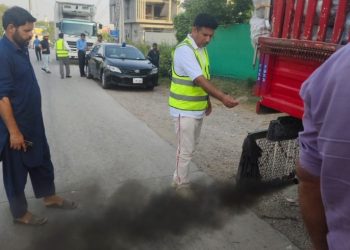 Pak-EPA, Islamabad Police resume joint crackdown on smoky vehicles to curb harmful emissions