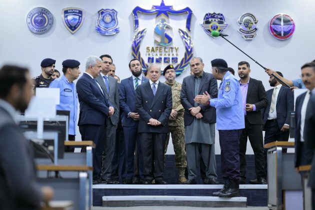PM visits Islamabad Safe City Command, Control Center; gets briefing