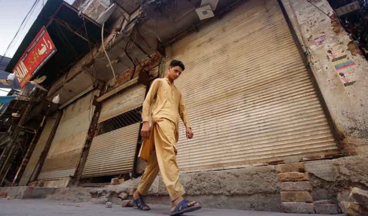 Traders divided as Karachi, Lahore chambers confirm nationwide strike