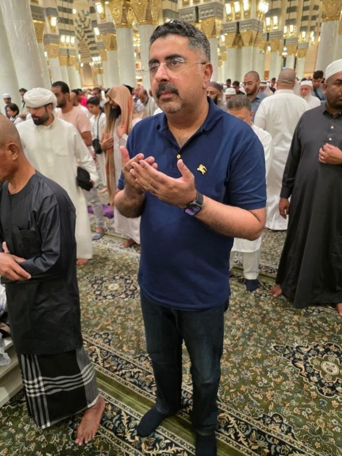 IG Rizvi offers prayers at Masjid-e-Nabawi in Madinah