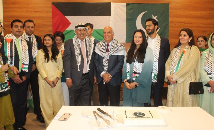Maroof Int’l Hospital marks Independence Day
