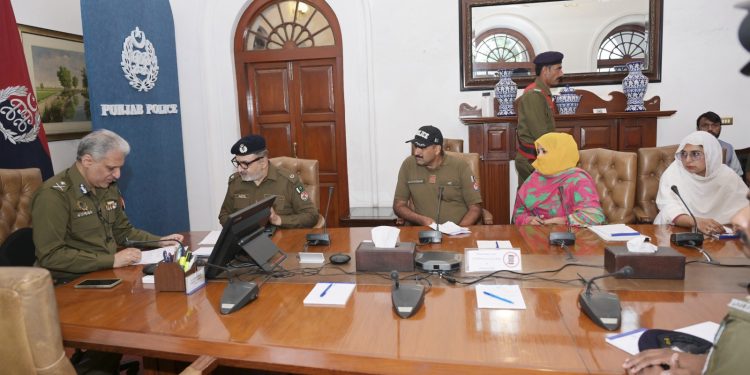 IG Punjab  met with Police Employees and Their Families.