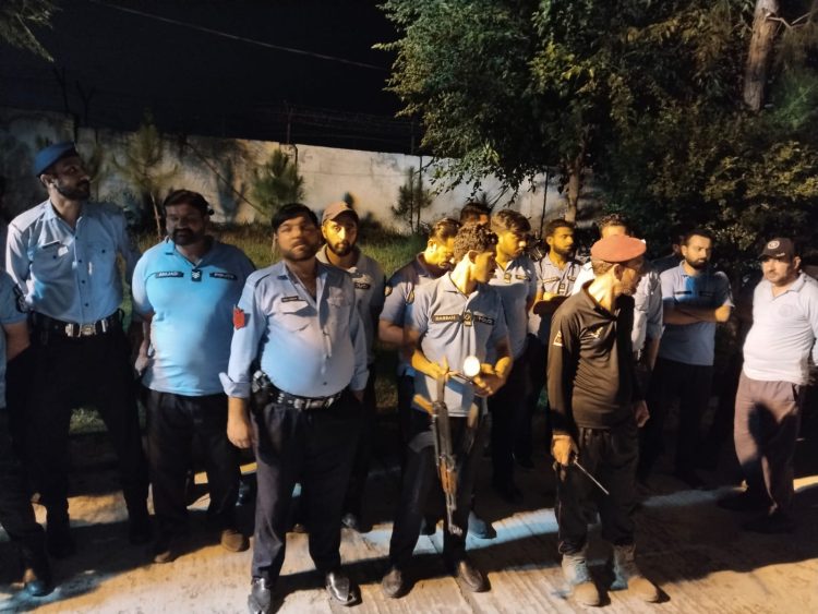ICT Police conducts grand search, combing operation in Shahzad Town jurisdiction