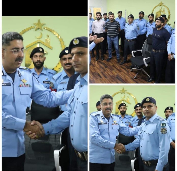 IGP Rizvi honours Bhara Kahu SHO for swift rescue of abducted trader