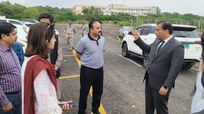 CDA opens new parking facility at Pak Secretariat to ease congestion