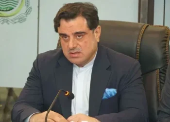 Minister visits flood-affected localities in Gujrat