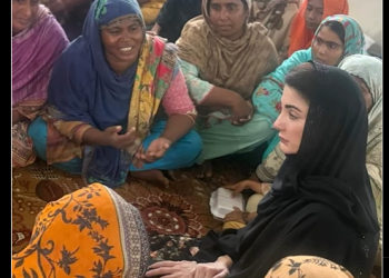 CM visits flood relief camp in Kasur, meets women, children