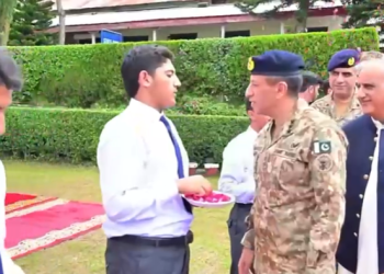 DG ISPR holds special session with AJK students, faculty members