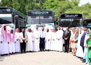 Saudi ambassador inaugurates buses gifted to IIUI