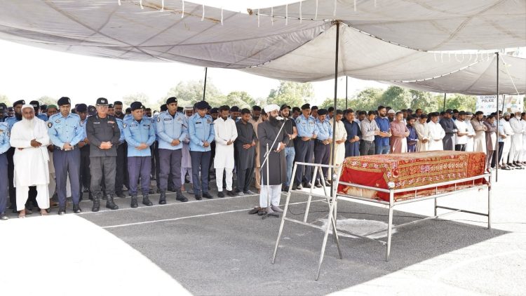 Funeral prayer of ASI Zulfiqar Ali offered at Police Lines Headquarters