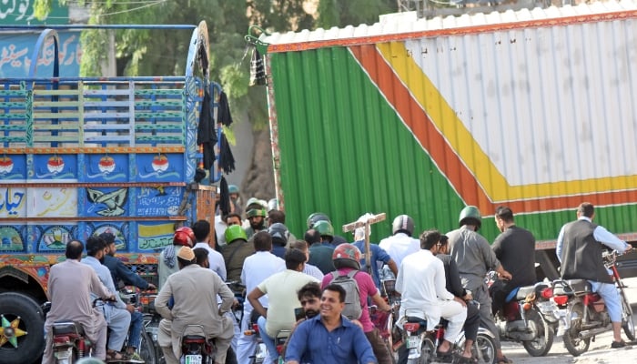 Road closures, mobile data service shutdown hit Islamabad, Pindi in wake of TLP’s protest