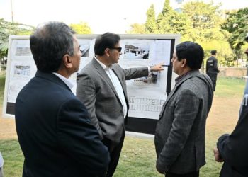 CDA Chairman reviews progress on ‘Asan Khidmat Markaz’ construction