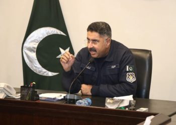 IGP Rizvi meets traders’ delegation led by Ajmal Khan to review market security