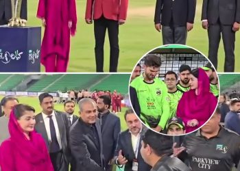 CM attends PSL opening match, encourages players