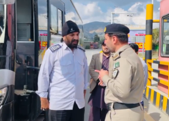Motorway Police return over Rs7.4 mln to passengers in crackdown