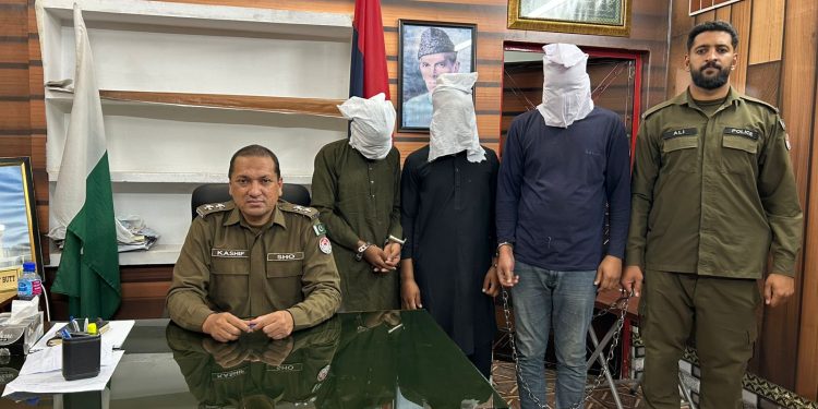 Police action in Kotli Syed Ameer Police Station, Sialkot Police arrests 3 robbers including the ringleader