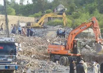 Capital Development Authority razes nearly 200 Noorpur Shahan houses during massive operation in Islamabad