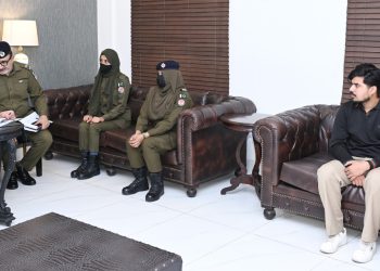 IG Punjab Abdul Kareem met with police personnel and their families