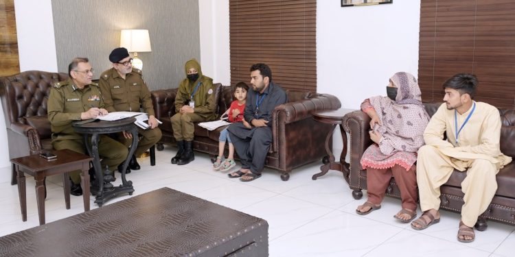 IG Punjab Listened the problems of Police Employees and Their Families