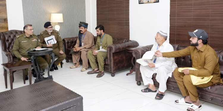 IG Punjab meets police personnel and their families