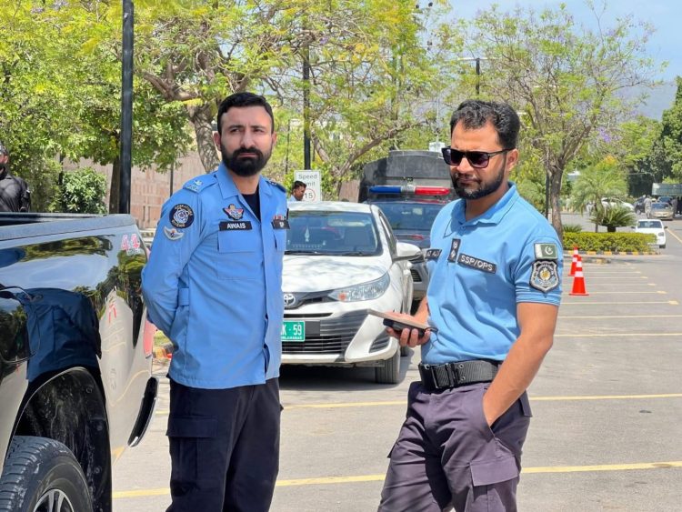 SSP Qazi reviews Red Zone security, directs heightened alert at duty points