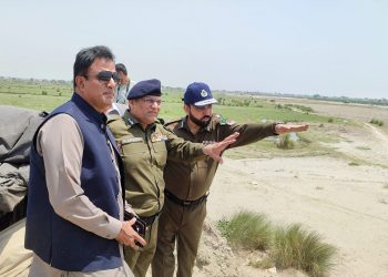 IGP visits Rajanpur riverine area, reviews operation against criminals